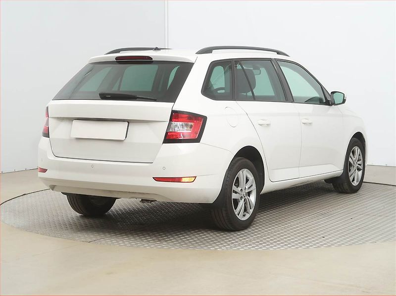 Škoda Fabia (2022) Ambition 1.0 TSI, ČR,1.maj - fotka 5 z 16