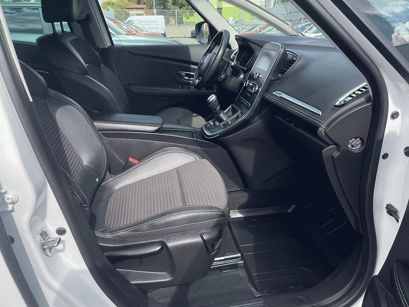 Renault Grand Scénic (2019) 1.3 TCe,117kW,Intens - fotka 32 z 35