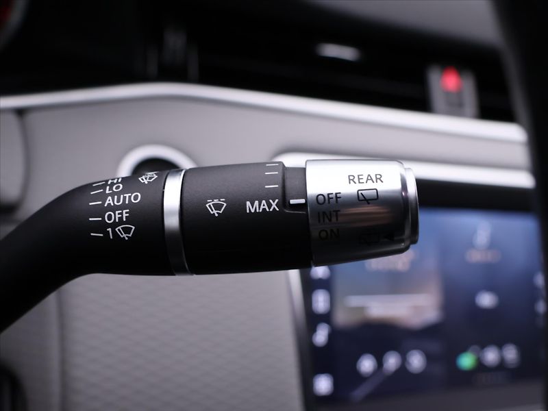 Land Rover Range Rover Evoque 2,0 R-Dynamic 4WD 120kW - fotka 19 z 32