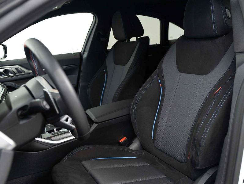 BMW Řada 4 M440i xDrive Gran Coupé - fotka 18 z 23