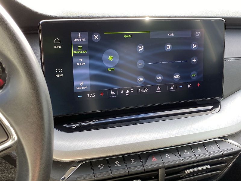 Škoda Octavia (2023) Combi 2.0 TDI DSG Ambition - fotka 15 z 35