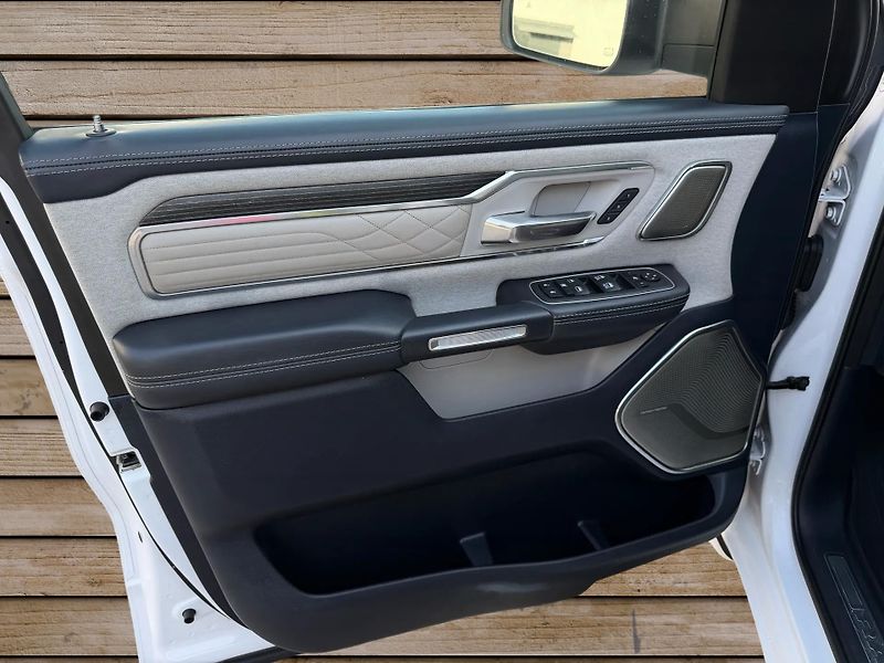 Dodge RAM (2023) VIRTUAL+RAMBOX+LIMITED+HEAD UP - fotka 16 z 24