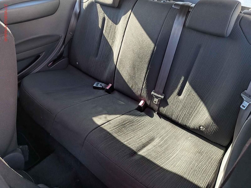 Citroën C4 (2008) 1.4 16V, ČR, AC, park.asist - fotka 10 z 15
