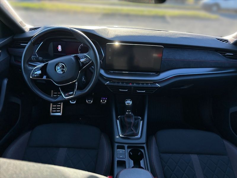 Škoda Octavia 2,0 TSI RS - fotka 9 z 11