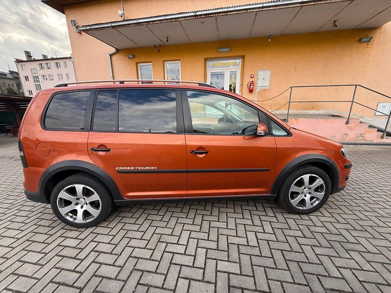 Volkswagen Touran (2011) 2.0 TDI - Cross - fotka 4 z 19