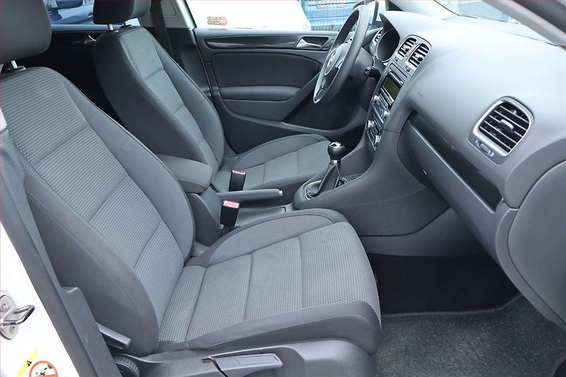 Volkswagen Golf (2010) 1.4 TSI, Tempomat - fotka 9 z 18