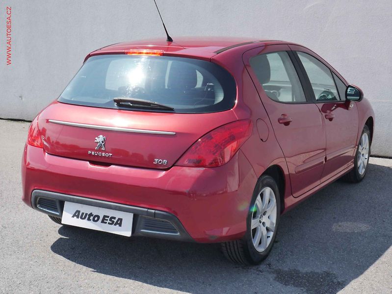 Peugeot 308 (2013) 1.6HDi, ČR, Klima - fotka 4 z 12