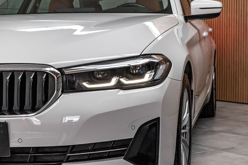 BMW Řada 5 530d xDrive*TAŽNÉ*N.TOPENÍ*ČR - fotka 42 z 48