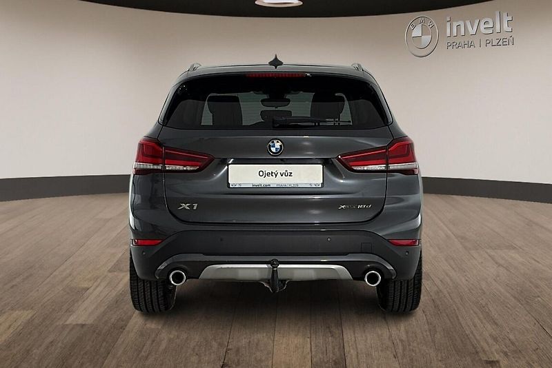 BMW X1 xDrive18d - fotka 4 z 24