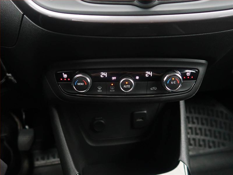Opel Crossland X (2021) 1.2 Turbo, ČR,1.maj, Kůže - fotka 16 z 22