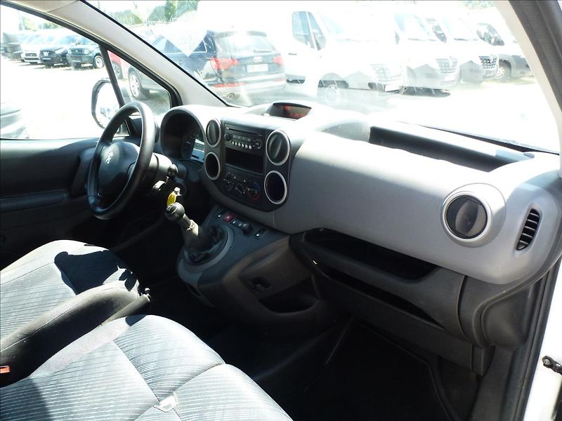 Peugeot Partner 1,6 HDI LONG L2H1 WEBASTO 3mís - fotka 25 z 44