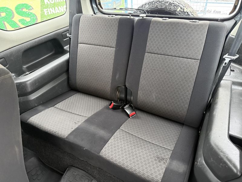 Suzuki Jimny 1,3i 4x4 TAŽNÉ - fotka 13 z 23