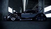 Maybach Exelero se sice sériové výroby nedočkal, zato se ve světě Photoshopu dočkal obrnění, rotačních kulometrů a vzhledem k výšce i poněkud nepotřebných bočních nášlapů.