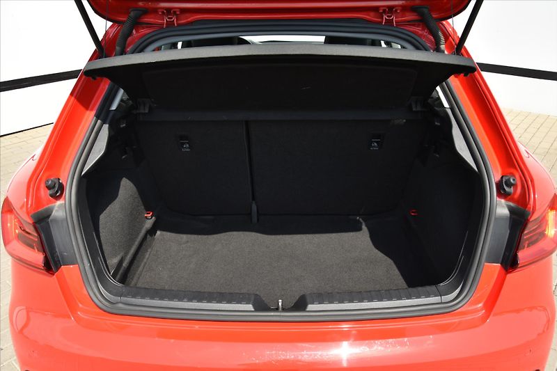 Audi A1 1.0 TFSI 85kW DPH ČR SERVIS.KN - fotka 12 z 23