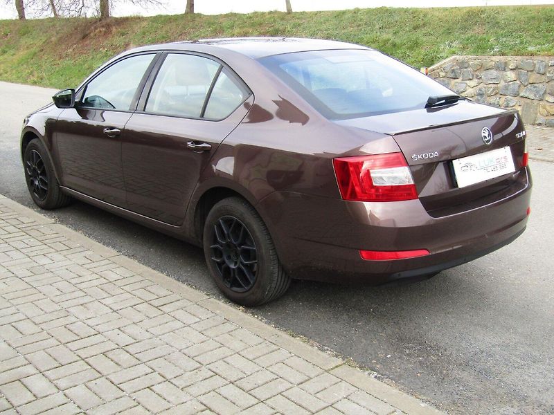 Škoda Octavia (2014) 1.6 TDI 77kW  ZIMNÍ KOLA - fotka 5 z 35