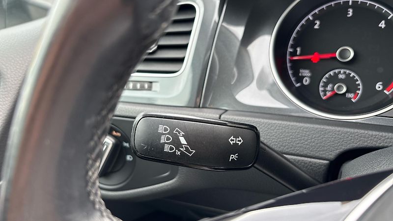 Volkswagen Golf (2019) 1.6 TDI REZERVNÍ KOLO - fotka 17 z 22