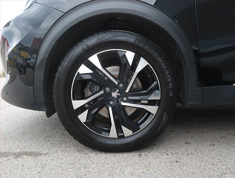 Peugeot 2008 (2022) GT 50 kWh, SoH 100% - fotka 15 z 22