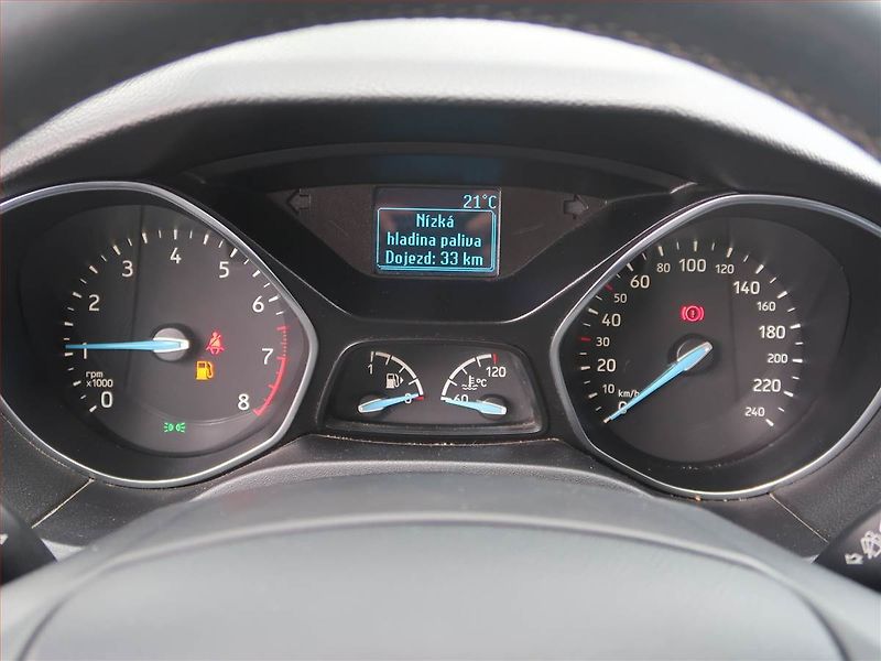 Ford Focus (2015) 1.6 i, Serv.kniha - fotka 11 z 17