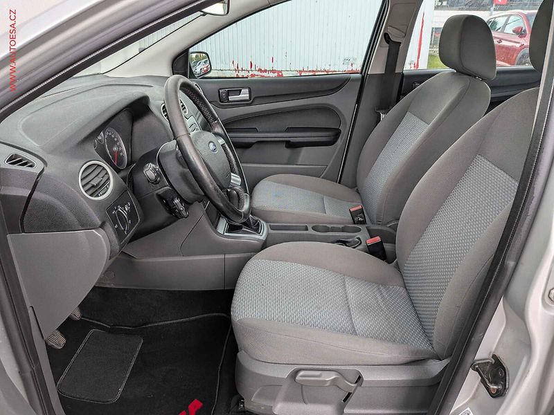 Ford Focus (2007) 1.6i, AC, temp - fotka 9 z 13