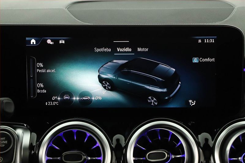 Mercedes-Benz GLB (2026) 200 d, AMG LINE, KAMERA - fotka 17 z 27