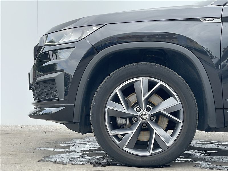 Škoda Kodiaq 2,0 TSI 4x4 DSG Sportline ACC - fotka 20 z 24