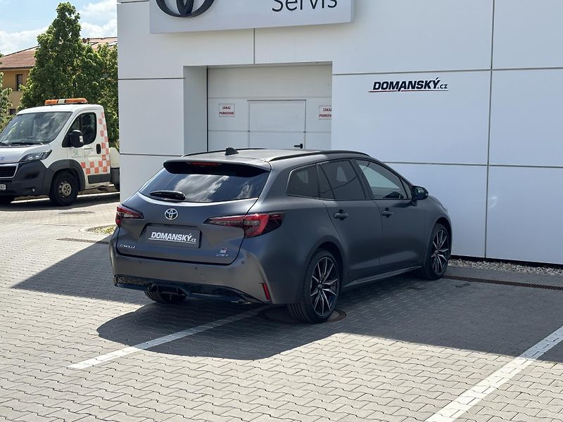 Toyota Corolla (2026) TS 2.0 HEV GR SPORT  - fotka 3 z 14