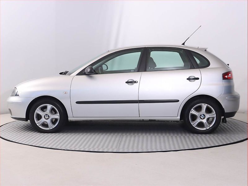 Seat Ibiza (2004) 1.4 16V, Serv.kniha, po STK - fotka 3 z 14