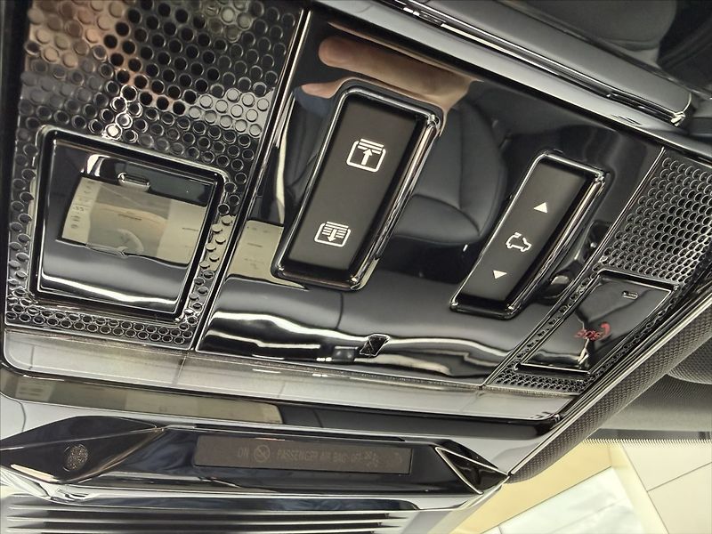 Land Rover Range Rover Sport (2026) 3,0 DYNAMIC SE D250 - fotka 15 z 40