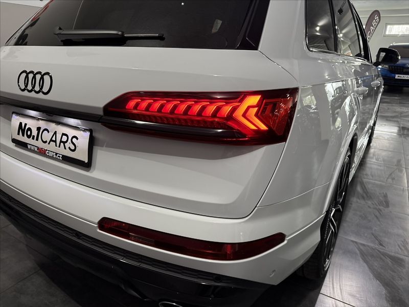 Audi SQ7 4,0   TFSI 507HP MATRIX B&O ČR - fotka 35 z 41