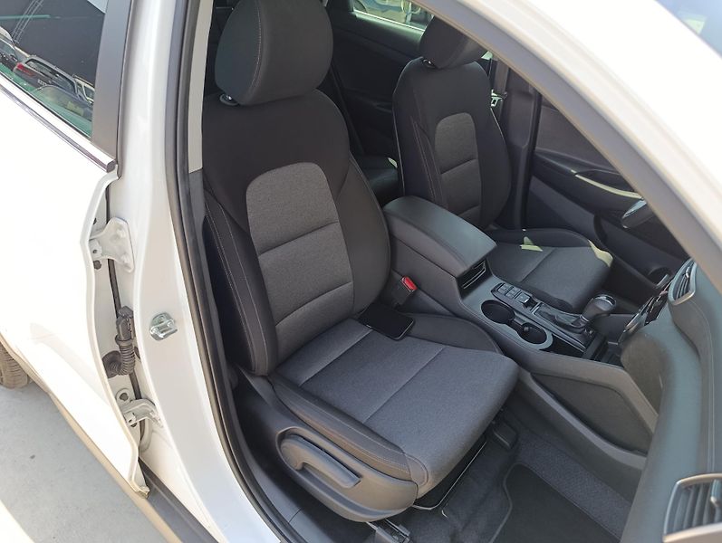 Hyundai Tucson 1.6T-GDI ADVENTURE DCT ČR  - fotka 18 z 40