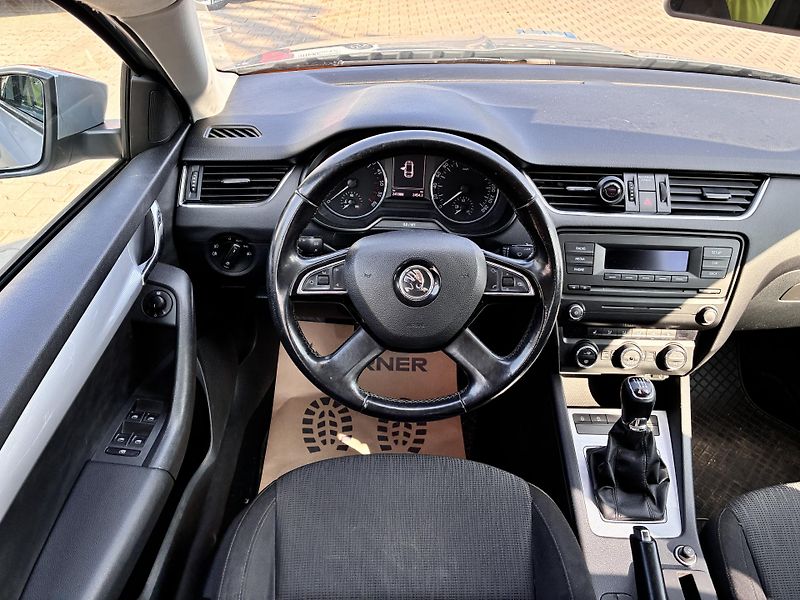 Škoda Octavia Kombi 1.6TDi 77kW 4x4 ELEGANCE - fotka 15 z 26
