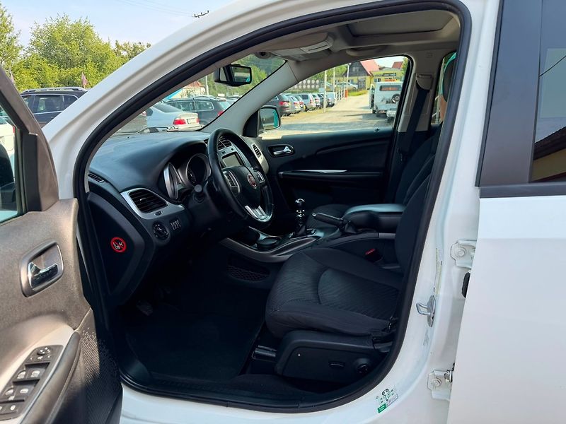 Fiat Freemont 2.0JTD 7-míst/Tempomat/Tažné - fotka 9 z 35