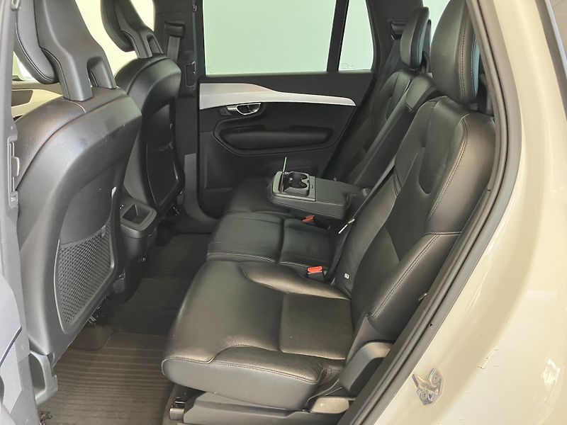 Volvo XC90 D5 AWD Momentum AT8, ČR - fotka 14 z 50