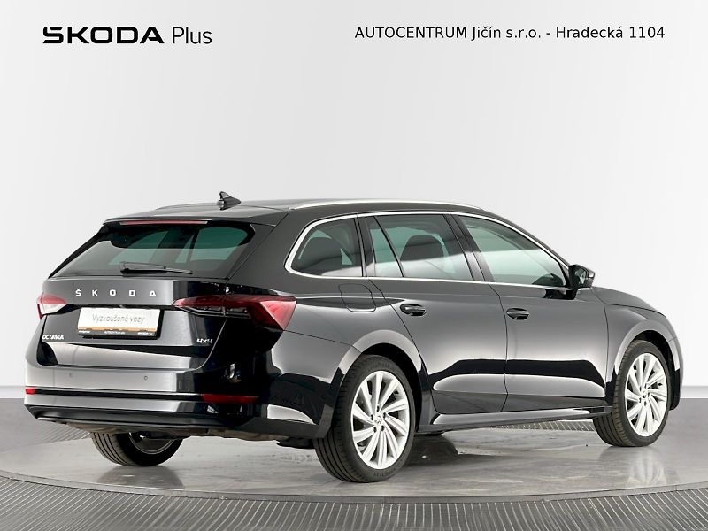 Škoda Octavia (2023) DSG 2.0 TSI 140 kW 4x4 Style - fotka 2 z 34