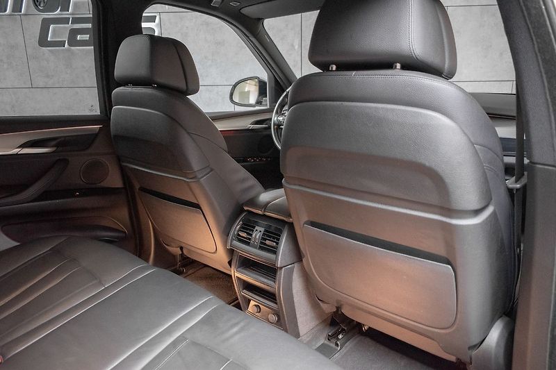 BMW X5 xDrive30d ///MSPORT*ČR*KAMERY - fotka 13 z 42