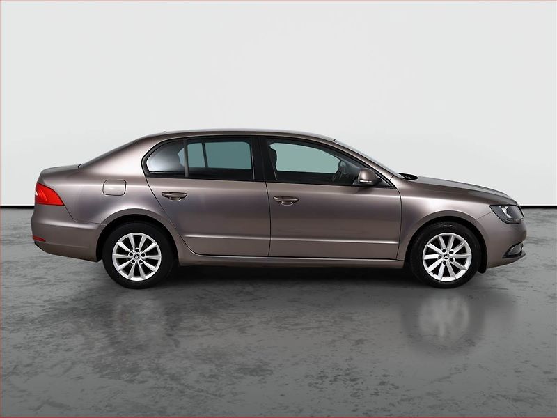 Škoda Superb (2013) Ambition 2.0 TDI, 4X4 - fotka 6 z 16