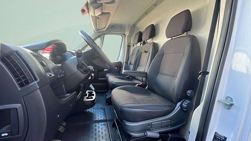 Opel Movano Van 2.2 CDTi 3300 L1H1 MT6 (88 - fotka 28 z 43
