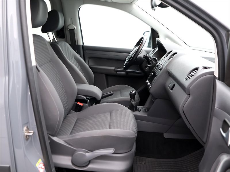 Volkswagen Caddy 2,0 TDI 81kW 4Motion 1.Majitel - fotka 12 z 33