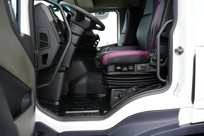 Volvo FM (2022) 460 / E 6 / ACC / PEŁNY ADR /  - fotka 36 z 47
