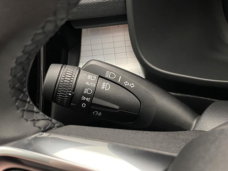 Volvo XC40 (2026) B3 AUT DARK ULTRA  - fotka 30 z 60