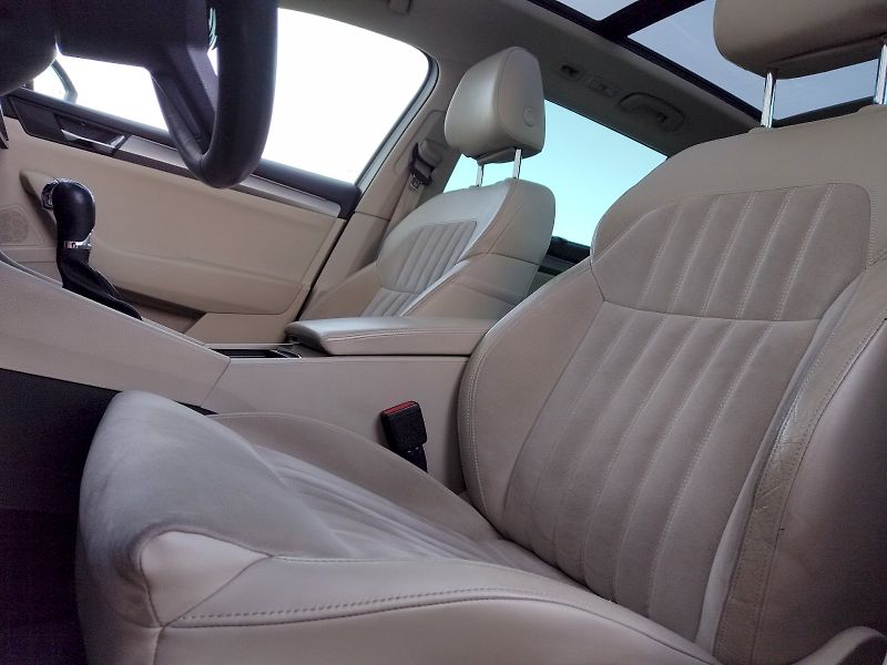 Škoda Superb (2018) Combi Style  Plus 2,0 Tdi 110 - fotka 28 z 46