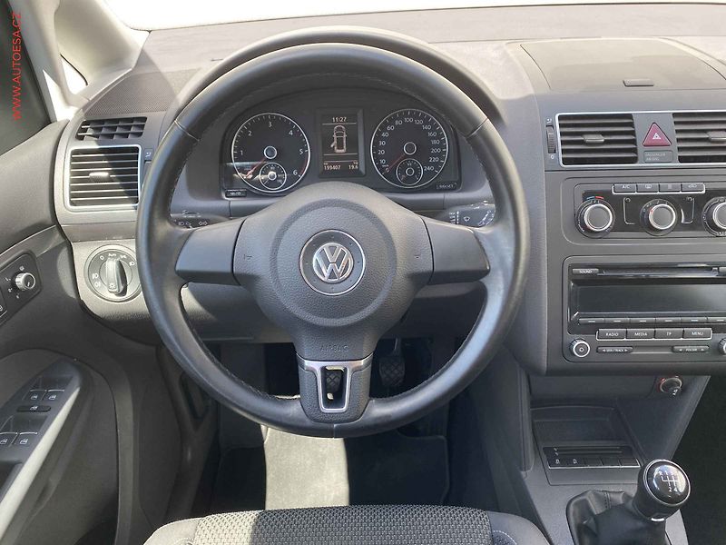 Volkswagen Touran (2013) 2.0 TDi, Comfortline, Webasto - fotka 11 z 19