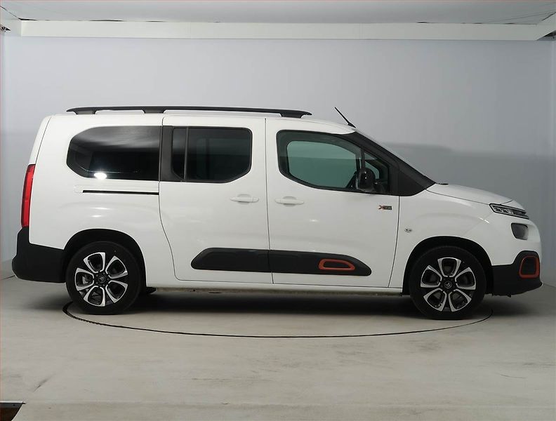 Citroën Berlingo (2020) Maxi Feel 1.5 BlueHDi, 5Míst - fotka 6 z 16