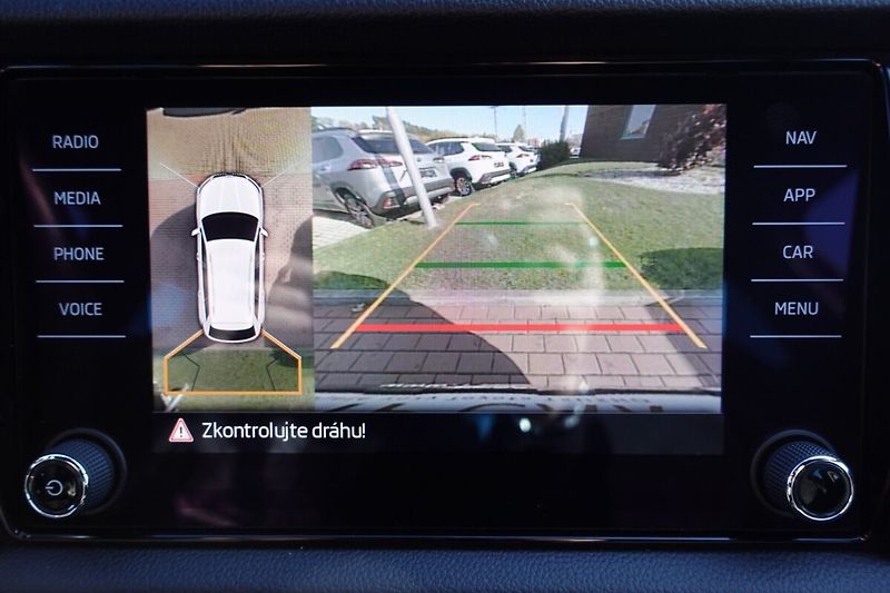 Škoda Kodiaq 2.0TDI 140 kW Sportline 4x4 DS - fotka 26 z 34