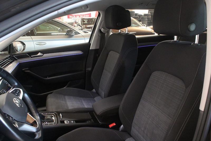 Volkswagen Passat (2020) 2.0TDI DSG Facelift Matrix  - fotka 17 z 34