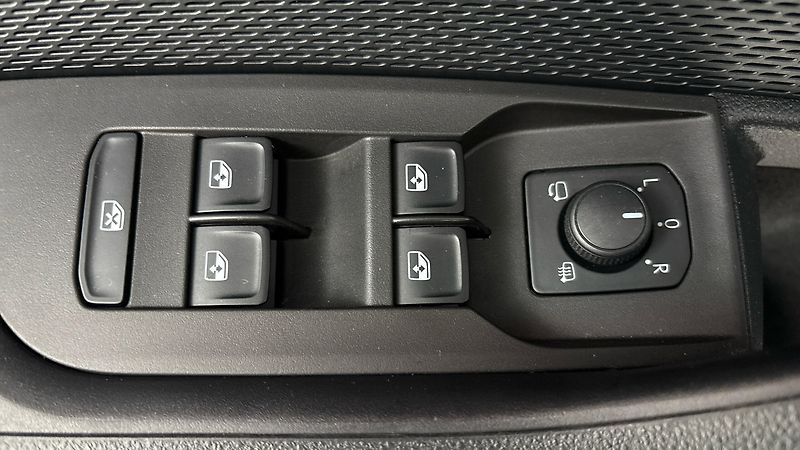 Škoda Octavia 2.0 TDI DSG Style Combi - fotka 21 z 26