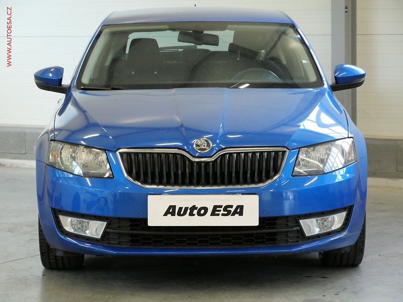 Škoda Octavia (2013) 1.6 TDi, ČR, Elegance - fotka 2 z 23