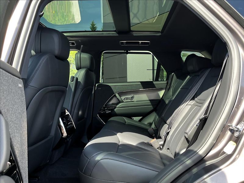Land Rover Range Rover Sport (2026) 3,0 P460e DYNAMIC SE PHEV - fotka 34 z 39