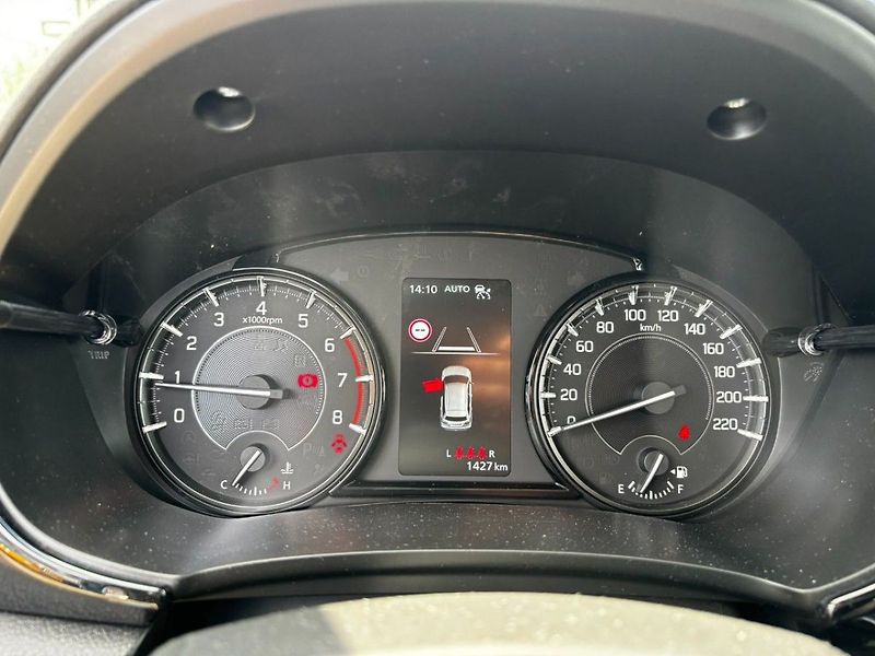 Suzuki Vitara 4x4 Black Edition - fotka 11 z 13