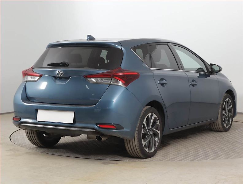 Toyota Auris (2016) 1.2 Ti, Serv.kniha, Navi - fotka 5 z 21